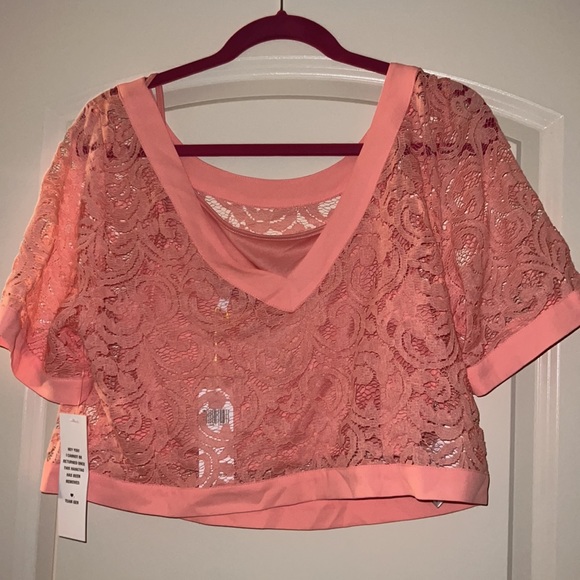 BCBGENERATION LENA CROP TOP - Picture 2 of 4